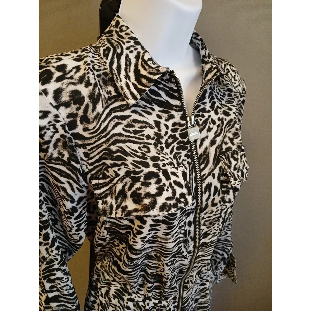 Michael Kors Women's Inverted Graphic Collared Top Black/White Animal Print Sm‎